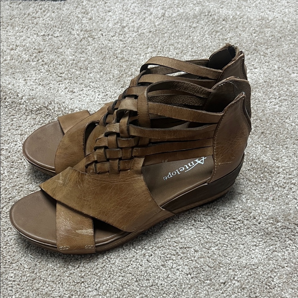 Antelope Women's Brown Strappy Sandals